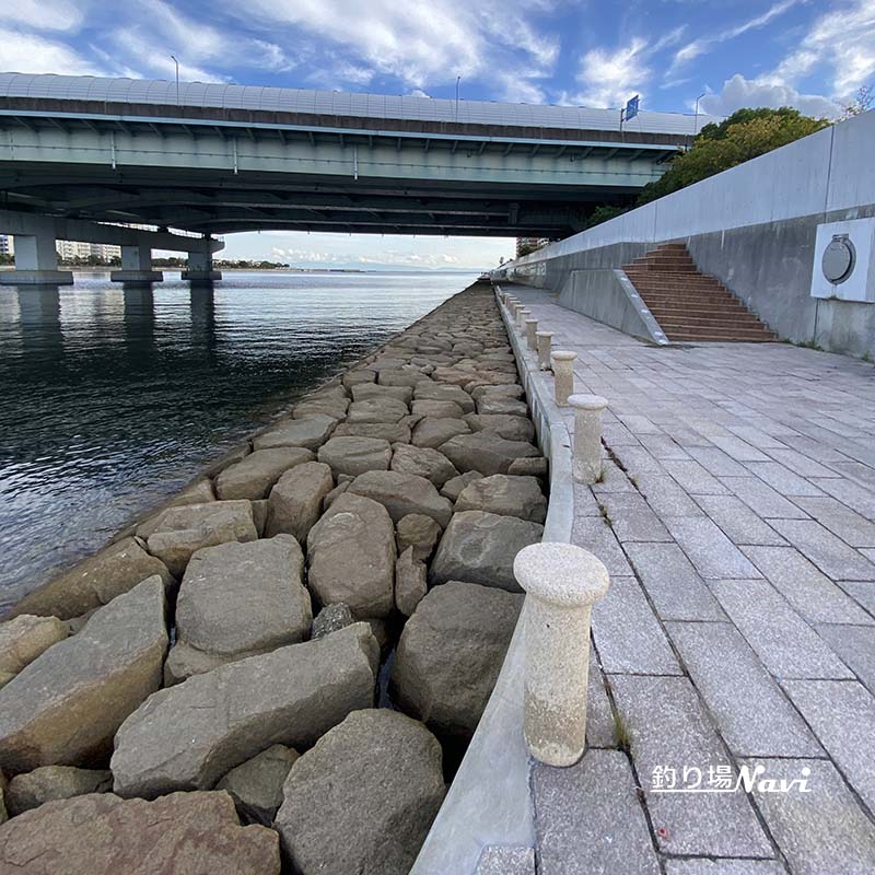 芦屋キャナルパーク 北護岸 東(浜風大橋)|釣り場Navi